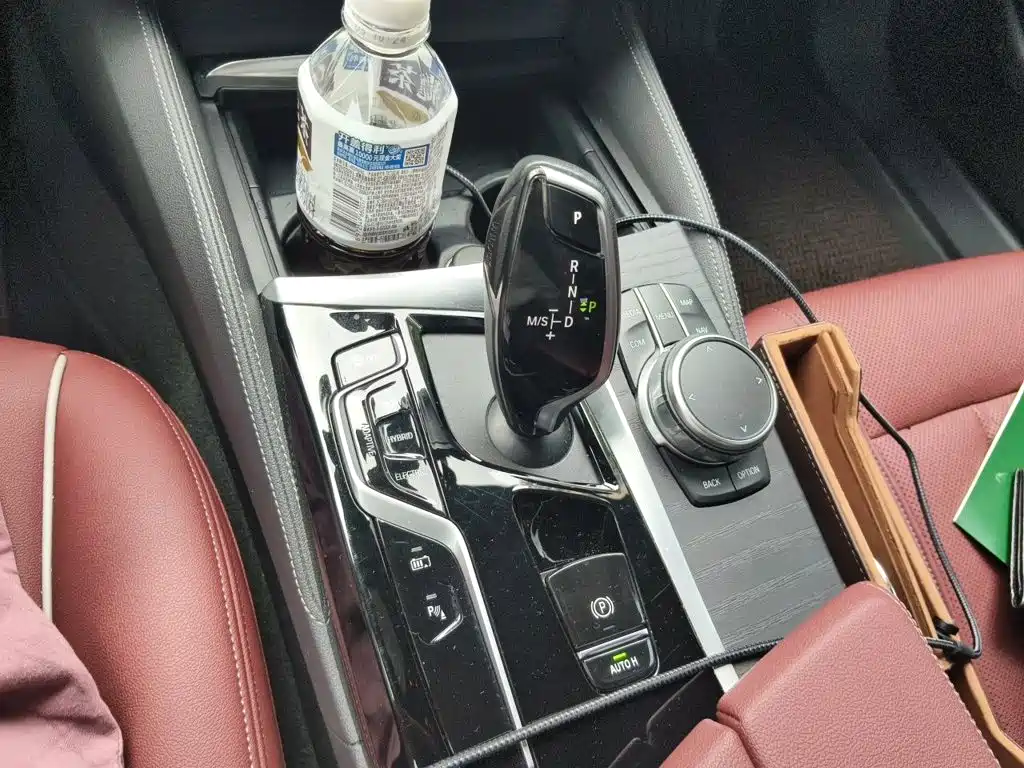 BMW 5 Series New Energy — миниатюра 15