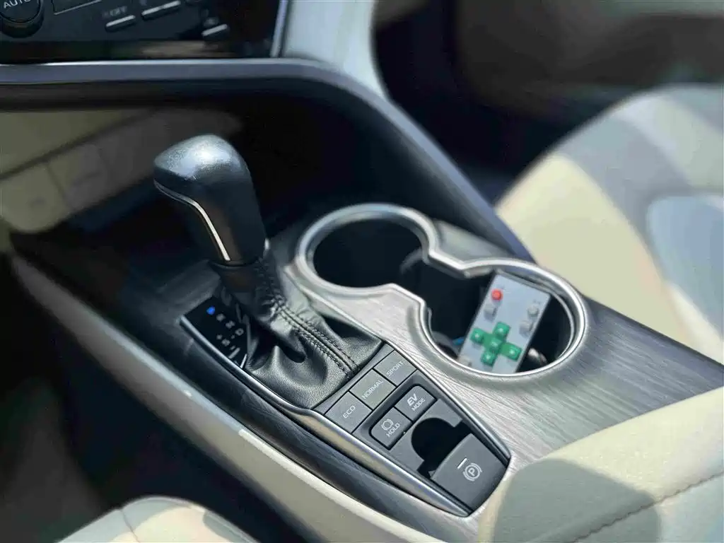 Toyota Camry — миниатюра 20
