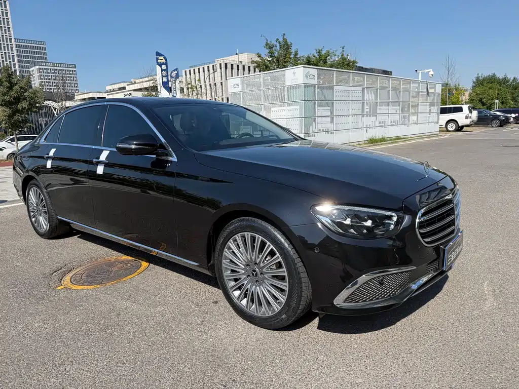 Mercedes-Benz E-Class — миниатюра 3