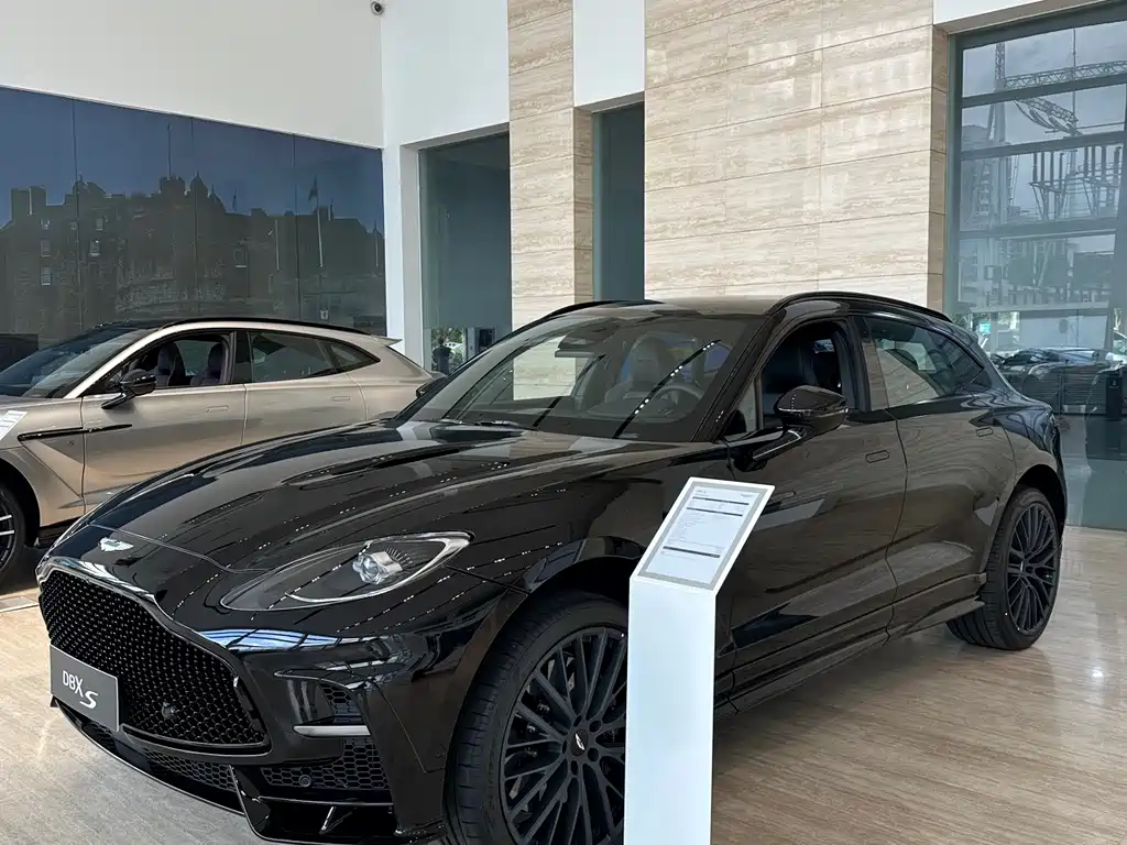Aston Martin DBX