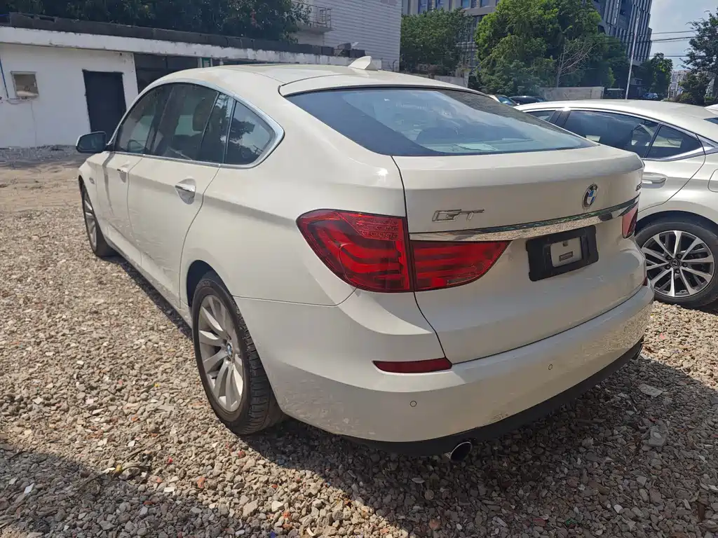 BMW 5 Series GT — миниатюра 6