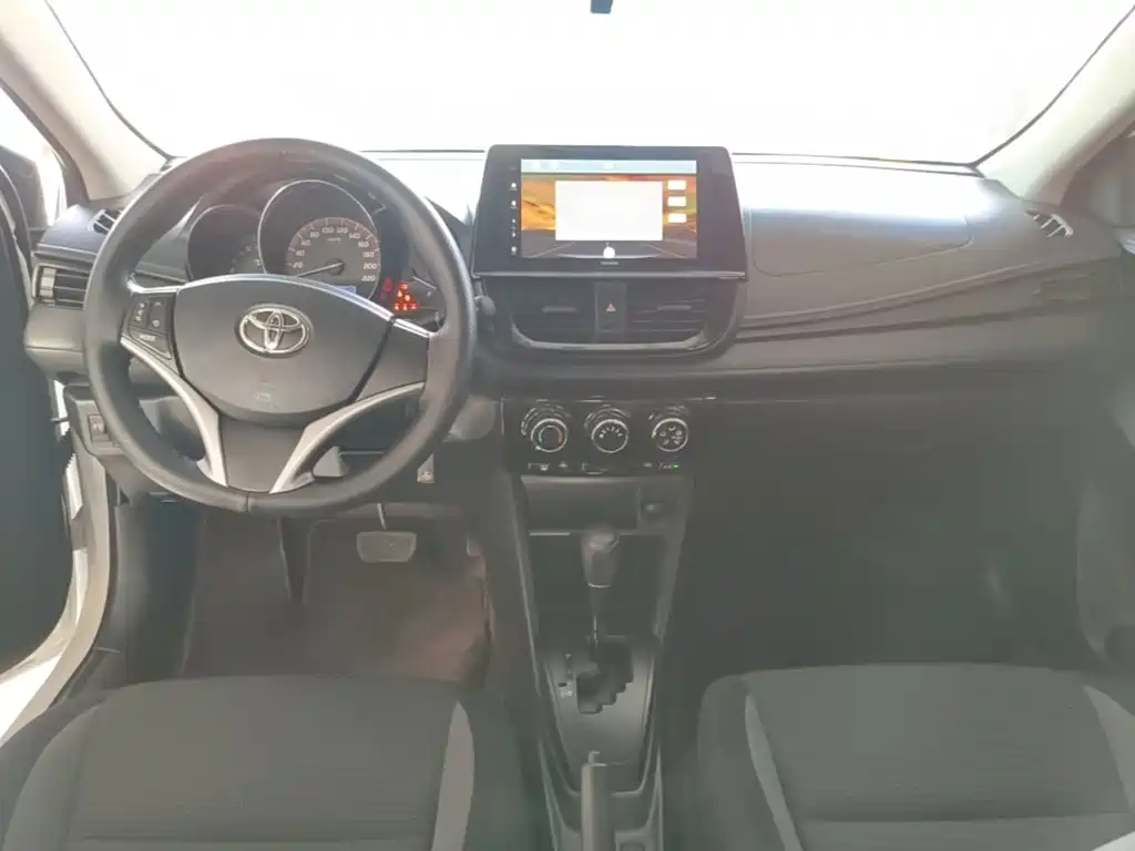 Toyota Vios FS — миниатюра 10