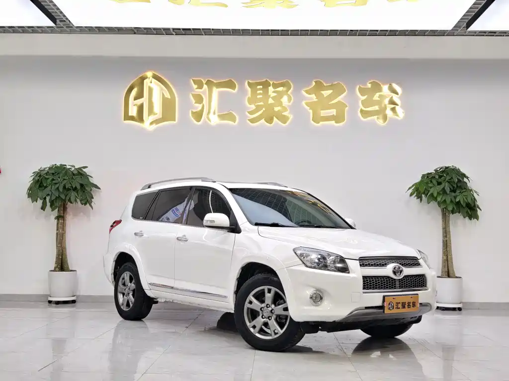 Toyota RAV4 — миниатюра 4