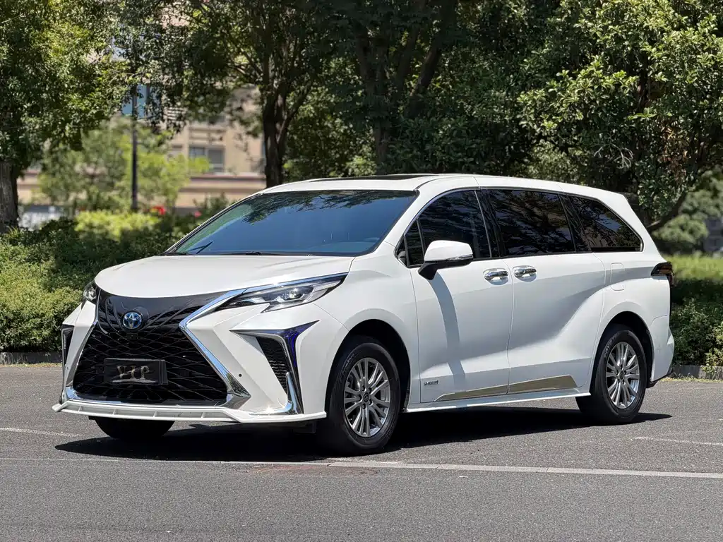 Toyota Sienna — миниатюра 6