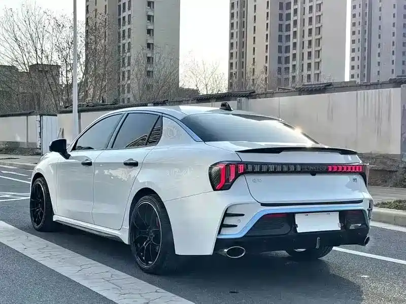 Lynk & Co 03 — миниатюра 7