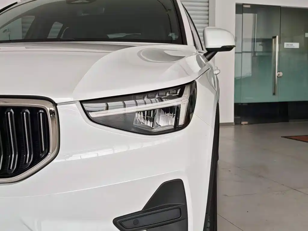 Volvo XC40 — миниатюра 4