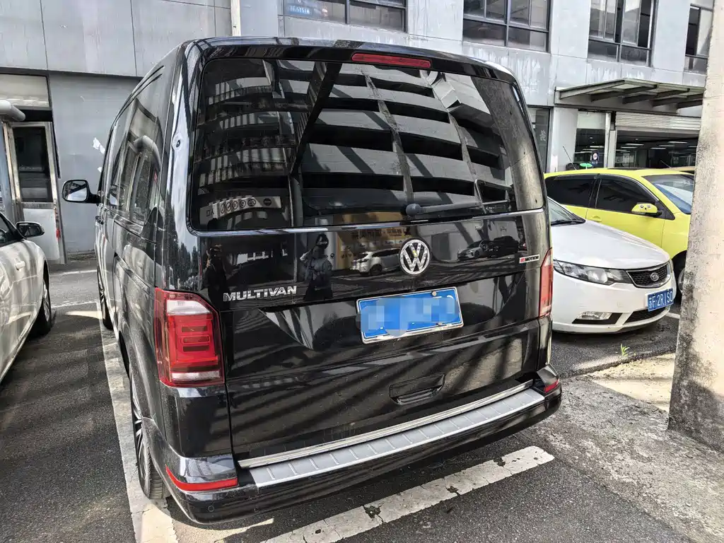 Volkswagen Multivan — миниатюра 9