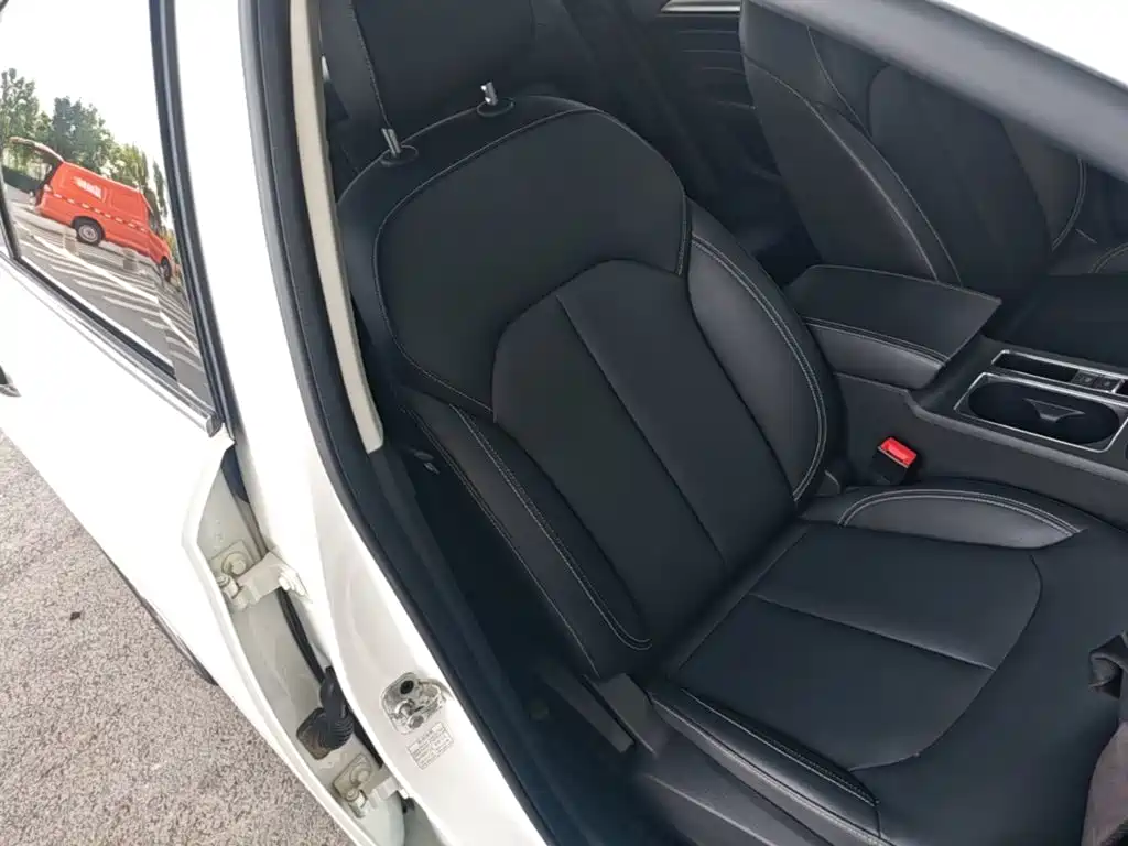 Roewe Roewe i6 Classic — миниатюра 25