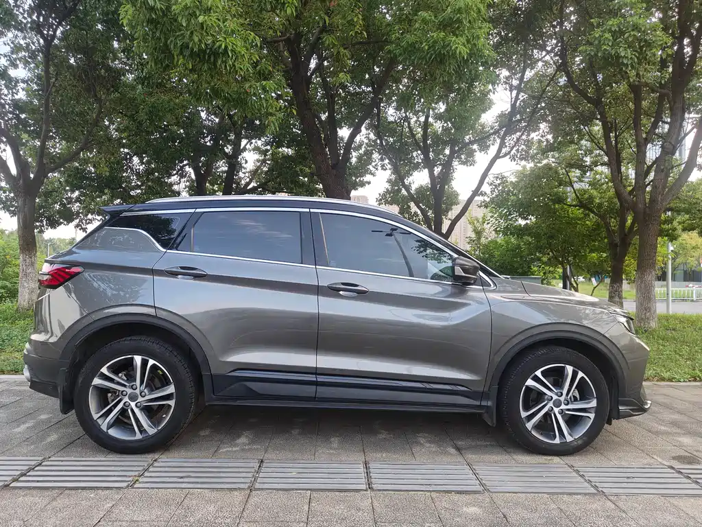 Geely Binyue — миниатюра 18