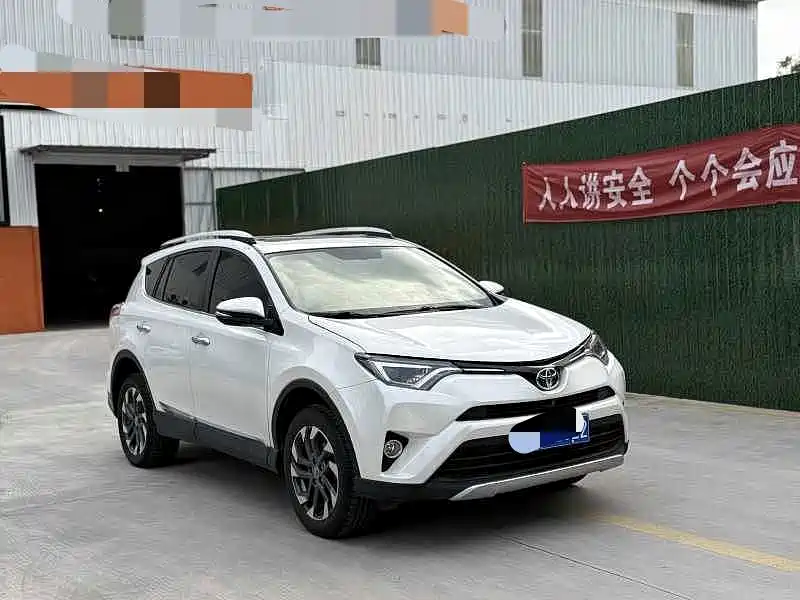 Toyota RAV4 — миниатюра 3