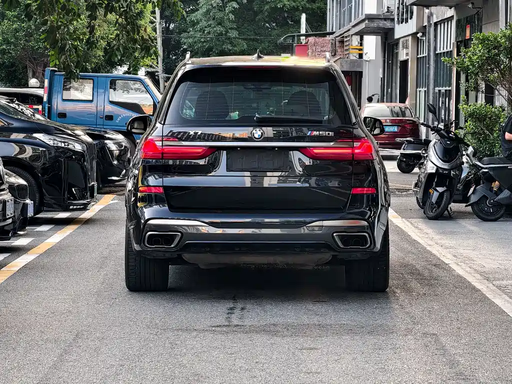 BMW X7 — миниатюра 11