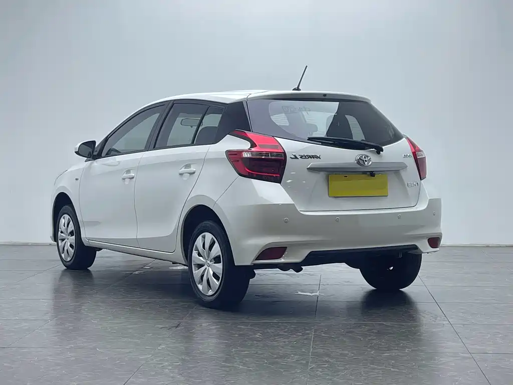 Toyota Yaris L — миниатюра 6