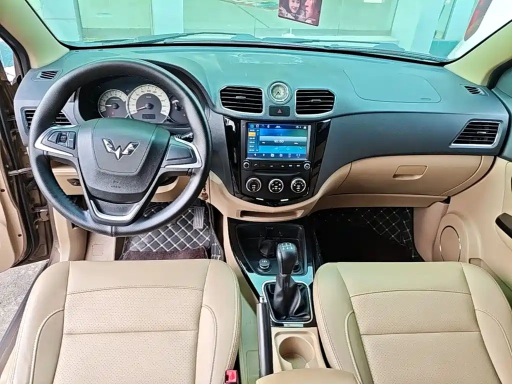 Wuling Hongguang — миниатюра 10