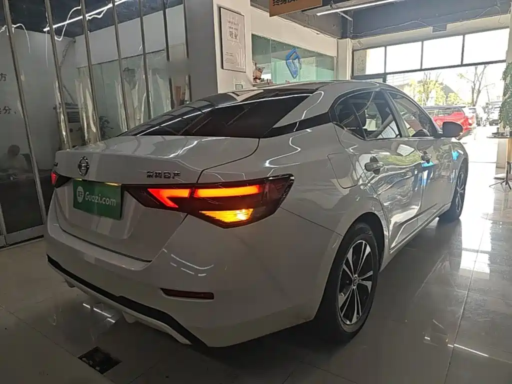 Nissan Sylphy — миниатюра 7