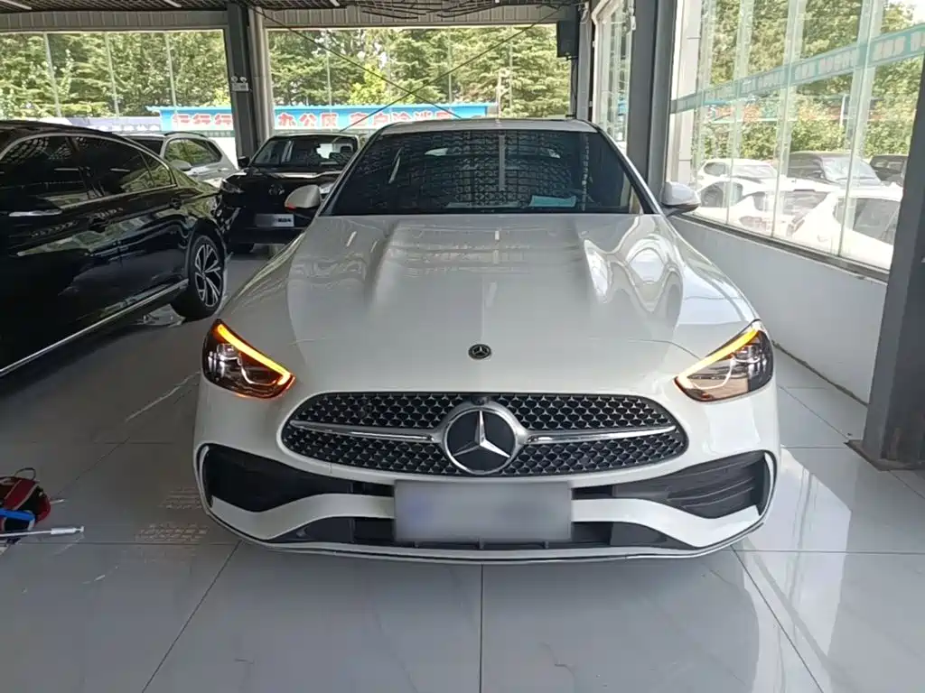 Mercedes-Benz C-Class — миниатюра 3