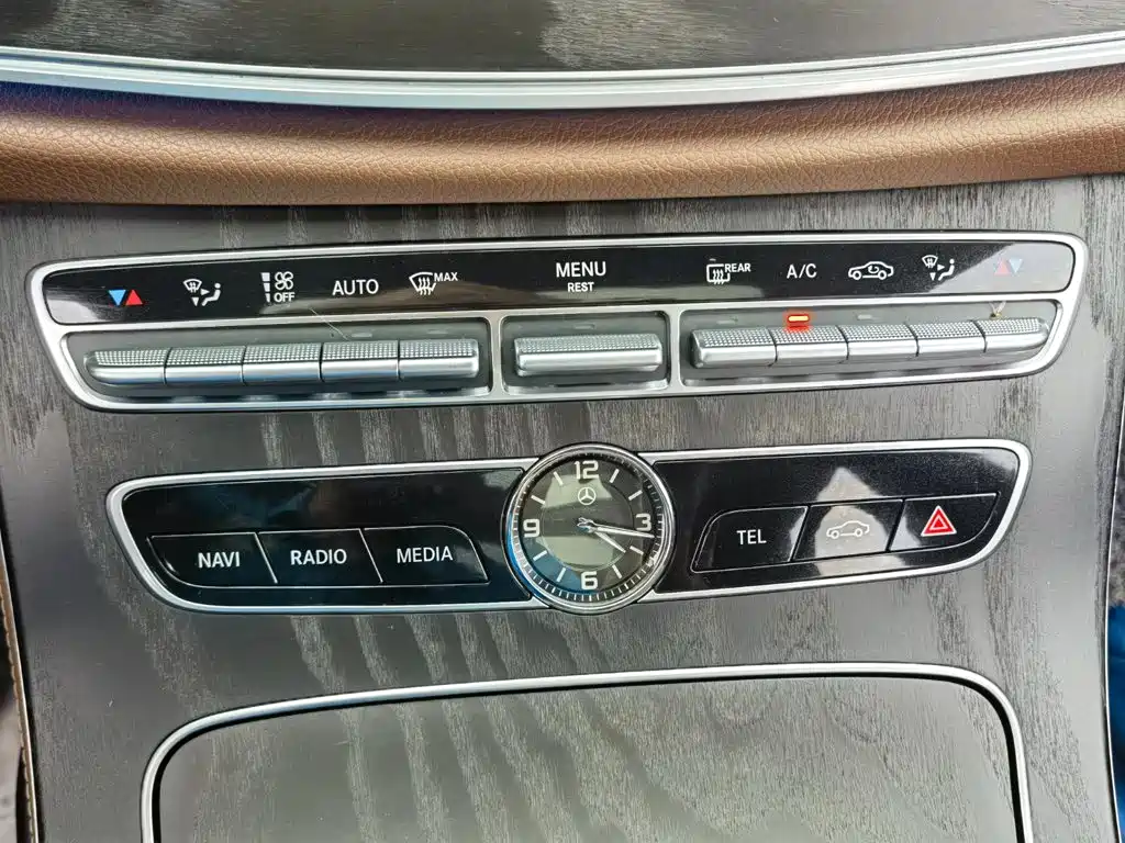 Mercedes-Benz E-Class — миниатюра 26