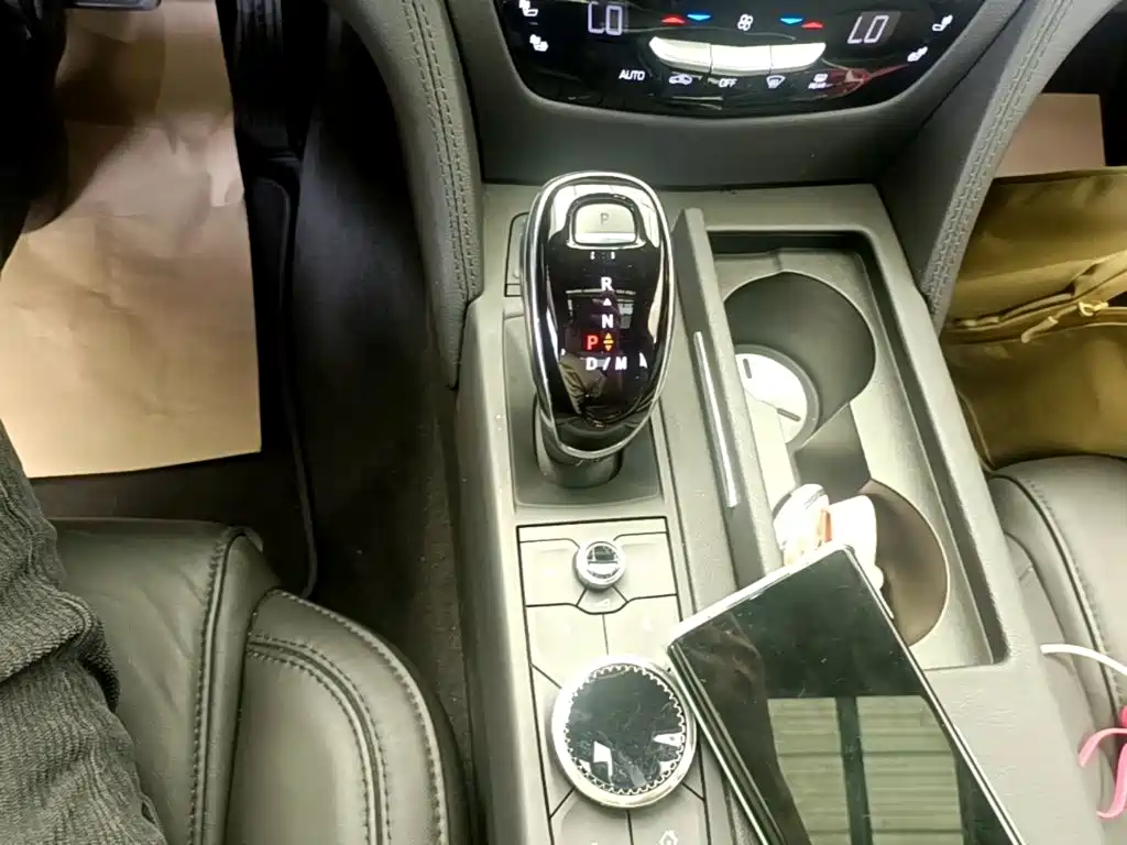 Cadillac CT6 — миниатюра 10