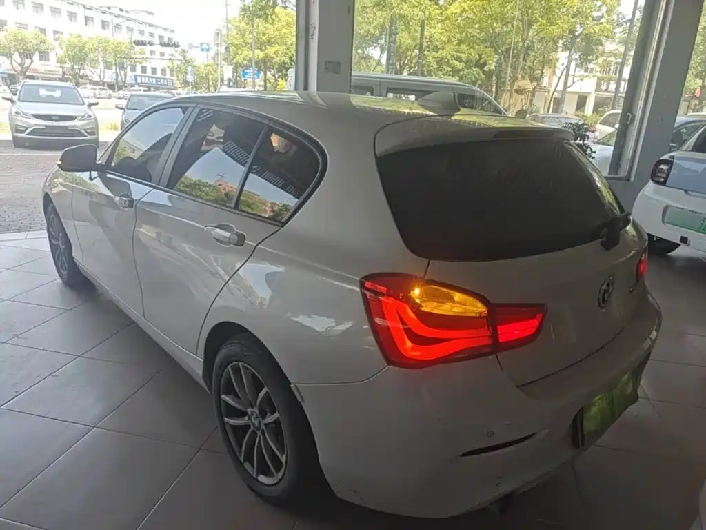 BMW 1 Series (Import) — миниатюра 5