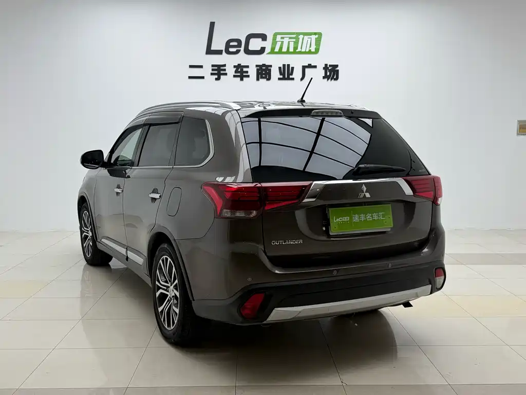 Mitsubishi Outlander (Import) — миниатюра 6