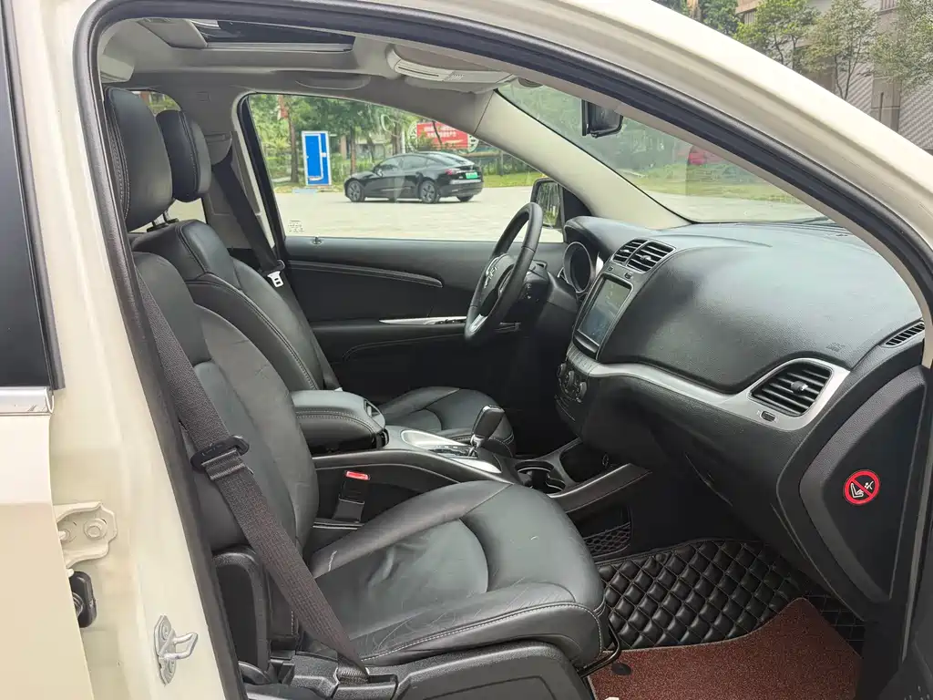 Dodge Journey — миниатюра 11