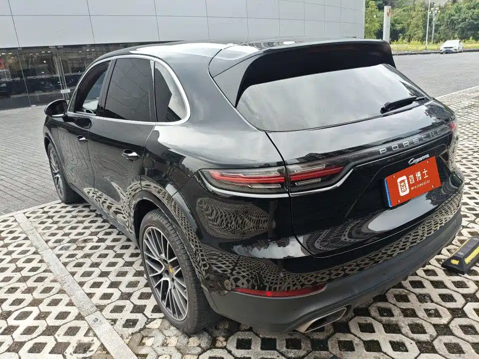 Porsche Cayenne — миниатюра 4