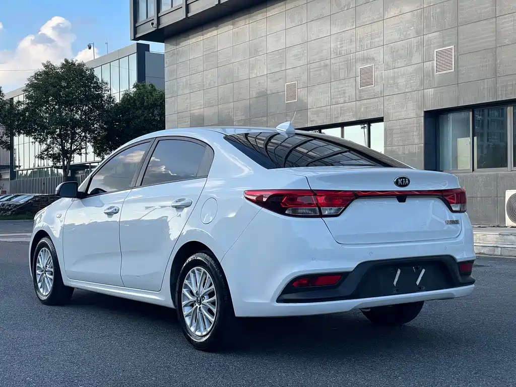 Kia K2 — миниатюра 11