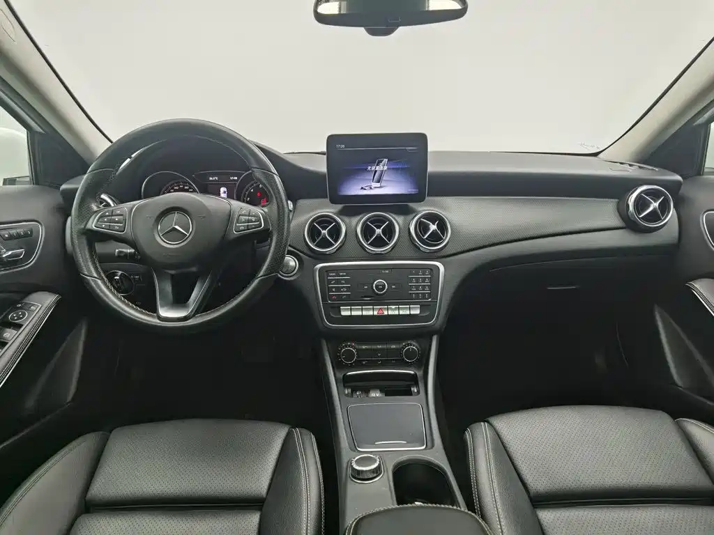 Mercedes-Benz GLA — миниатюра 5