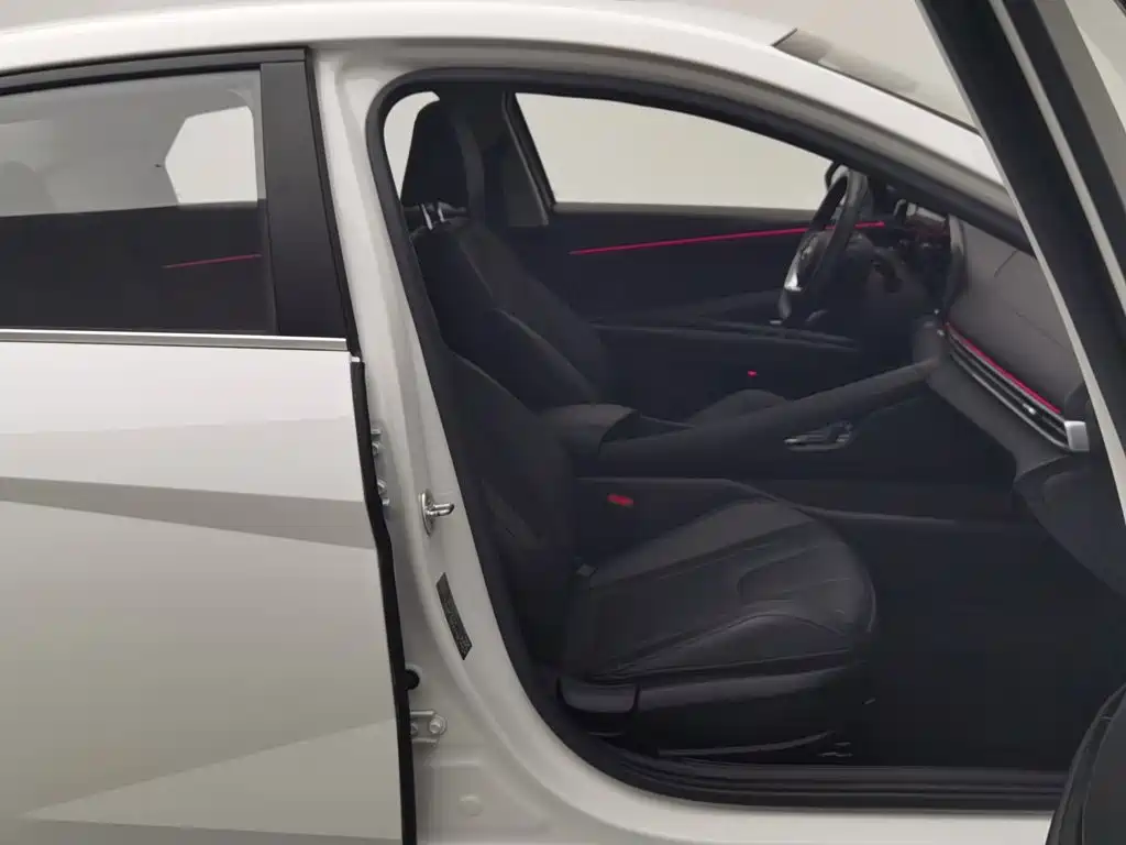 Hyundai Elantra — миниатюра 23