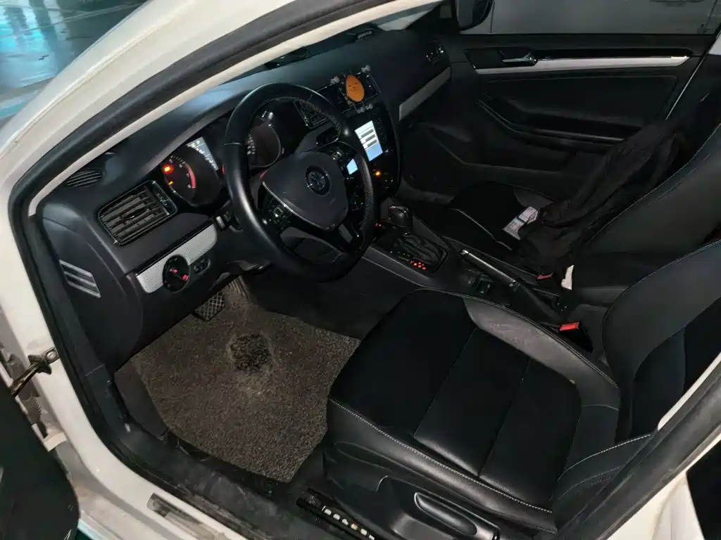 Volkswagen Sagitar — миниатюра 12