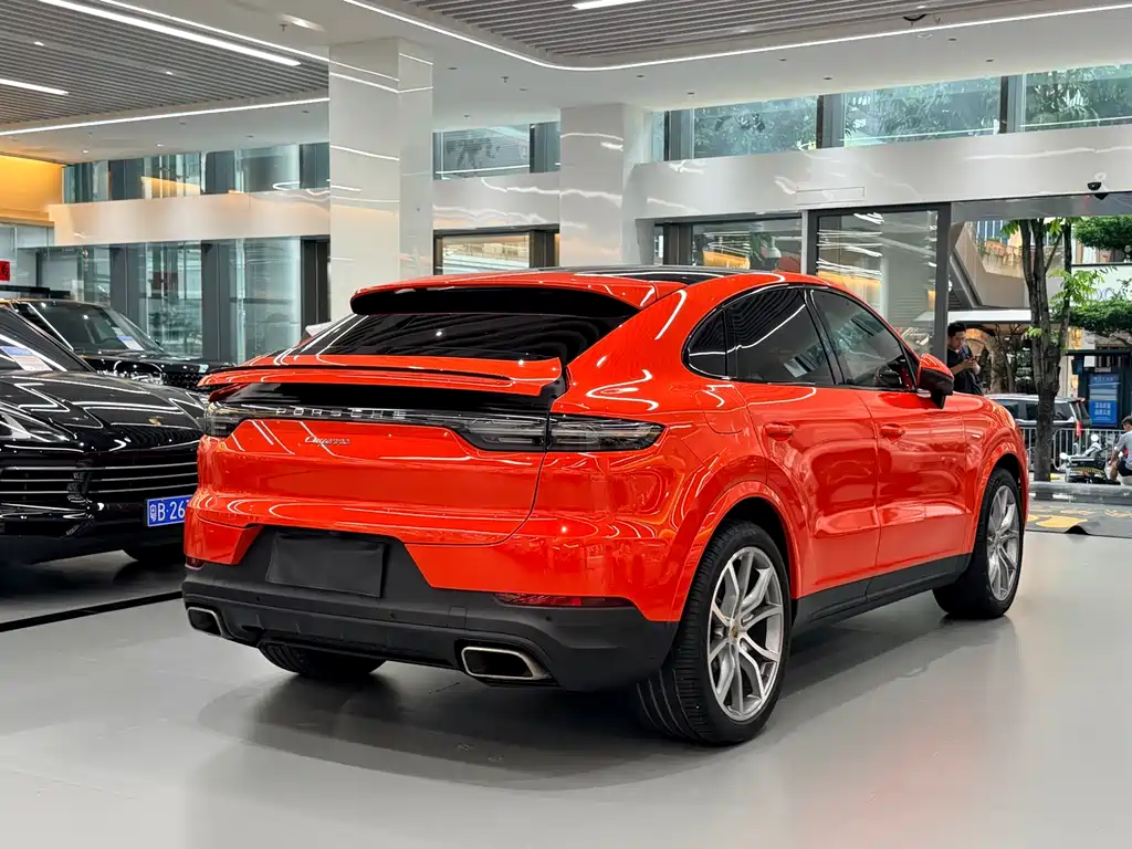 Porsche Cayenne — миниатюра 15