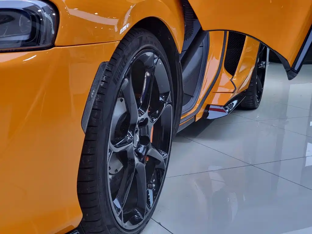McLaren GT — миниатюра 9