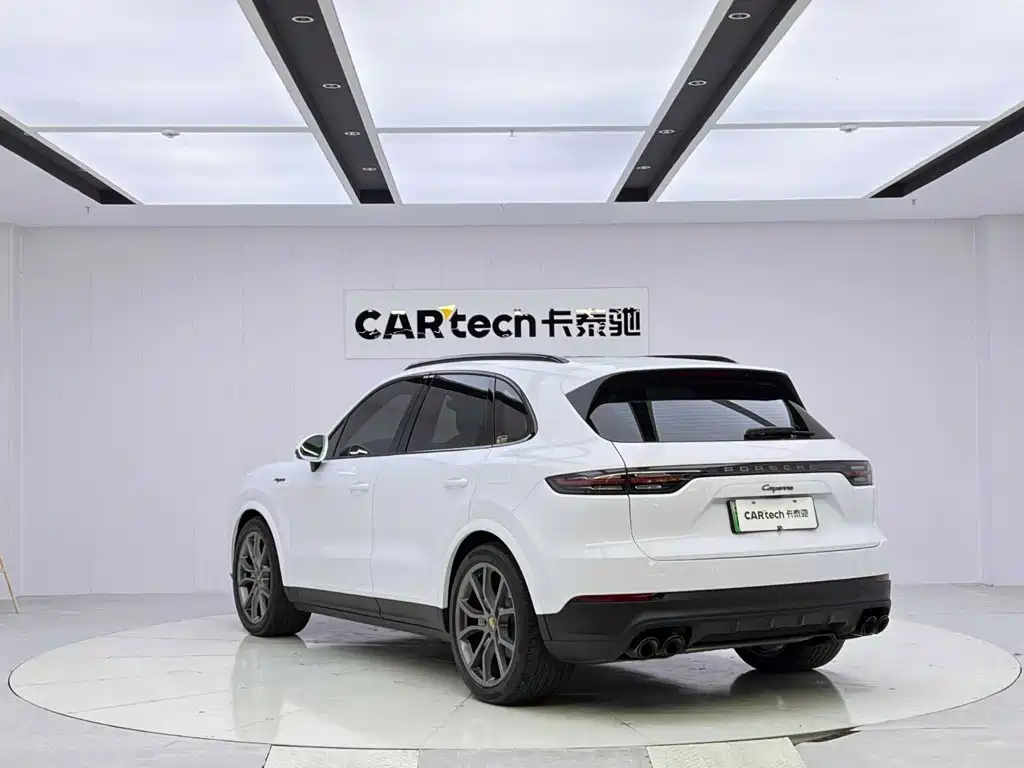 Porsche Cayenne Hybrid — миниатюра 3