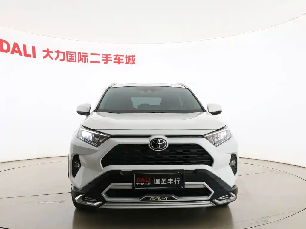Toyota RAV4 — миниатюра 2