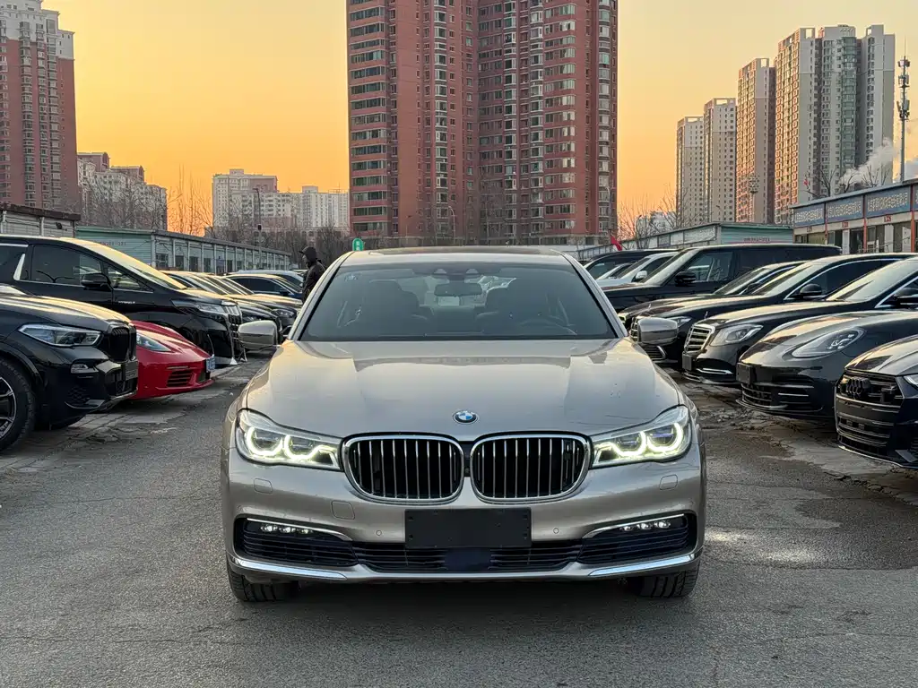 BMW 7 SERIES