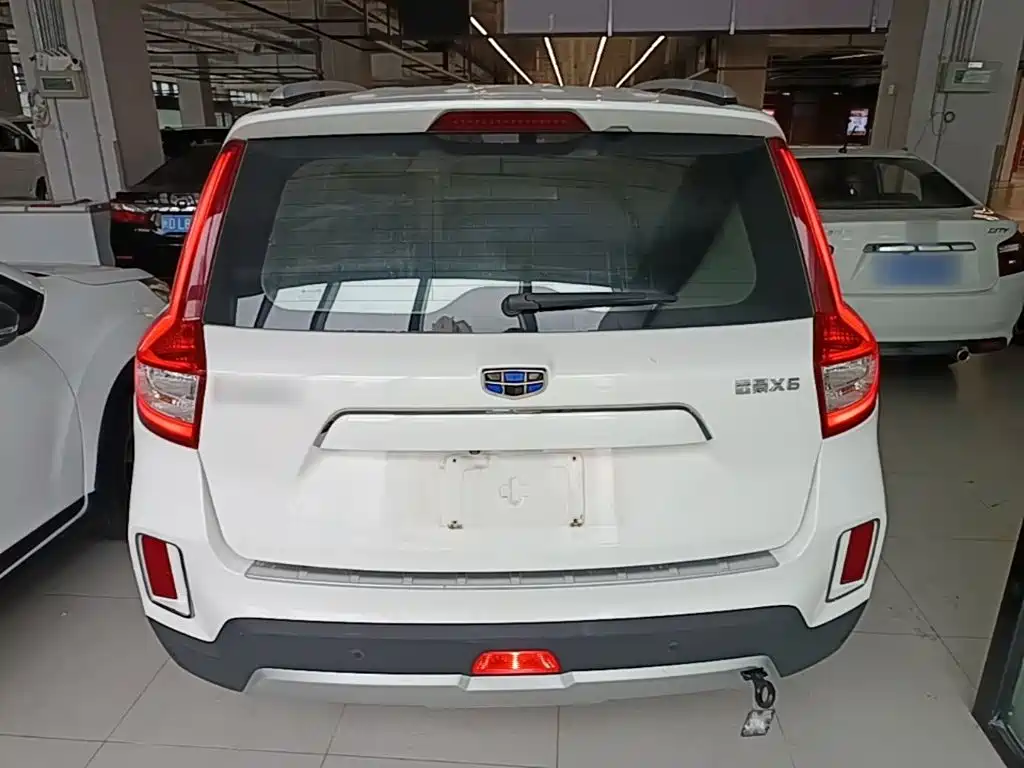 Geely Vision X6 — миниатюра 6