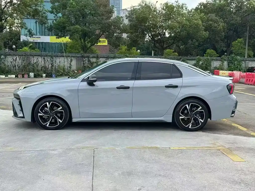 Lynk & Co 03 — миниатюра 7