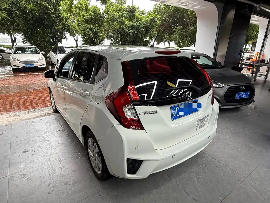 Honda Fit — миниатюра 6