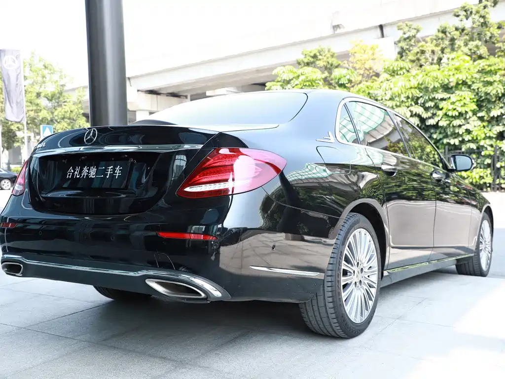 MERCEDES-BENZ E CLASS