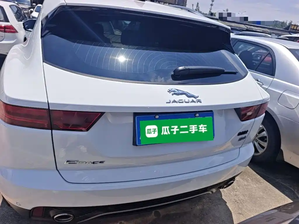 Jaguar E-PACE — миниатюра 6