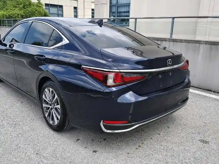 Lexus ES — миниатюра 4