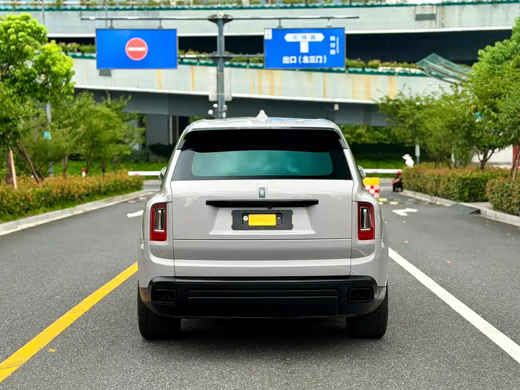 Rolls-Royce Cullinan — миниатюра 4