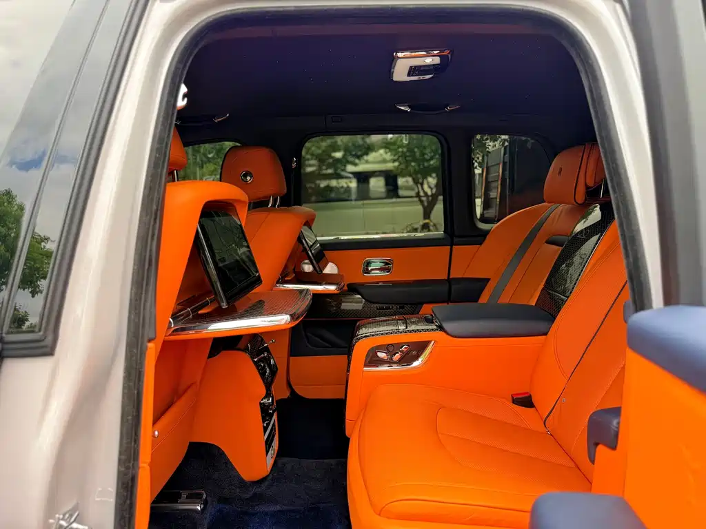 Rolls-Royce Cullinan — миниатюра 16