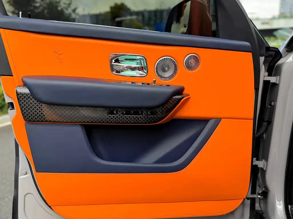 Rolls-Royce Cullinan — миниатюра 7