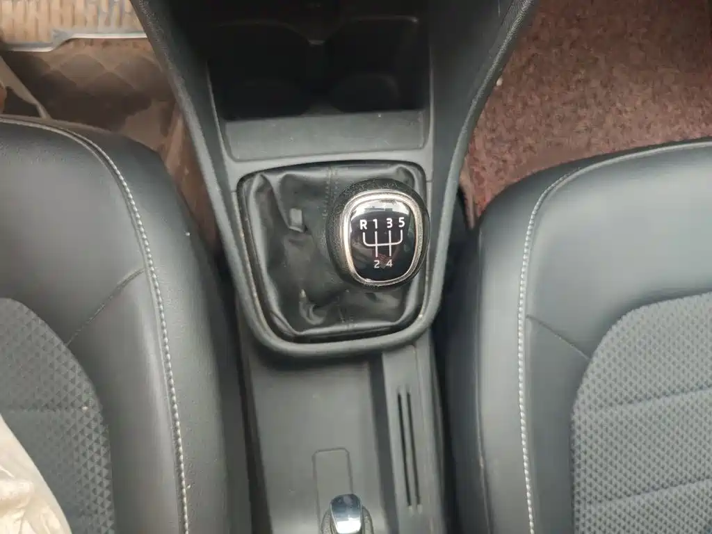 Skoda Rapid Spaceback — миниатюра 7