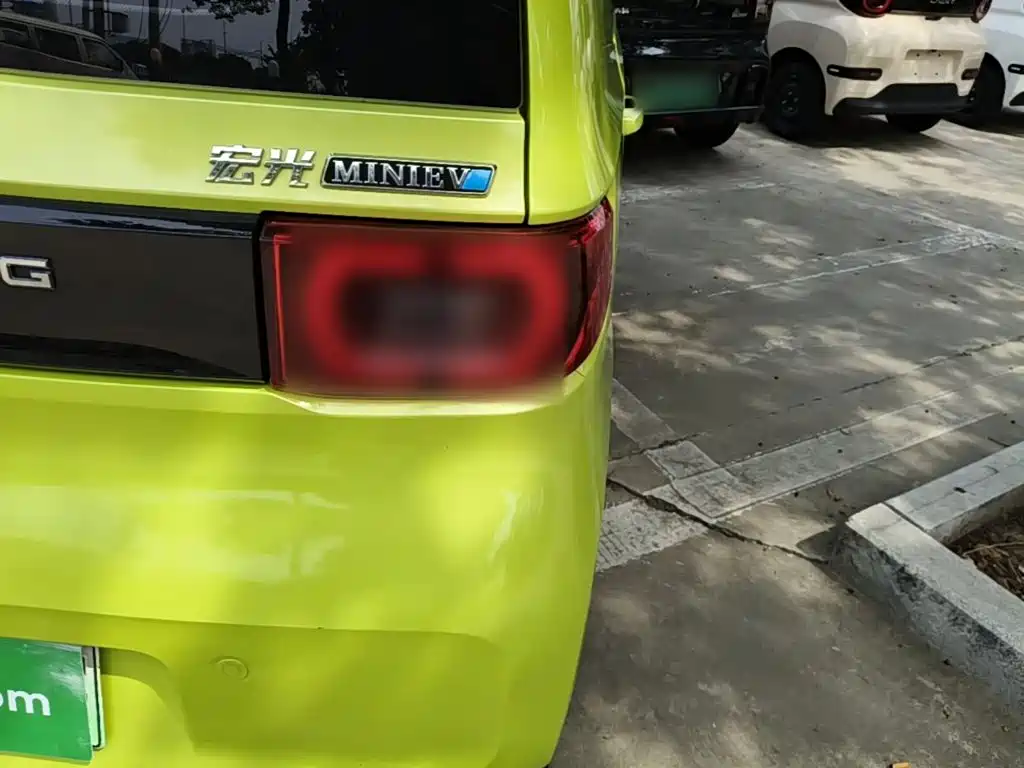 Wuling MINIEV — миниатюра 8