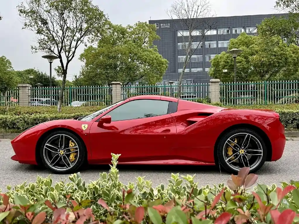 Ferrari 488 — миниатюра 3