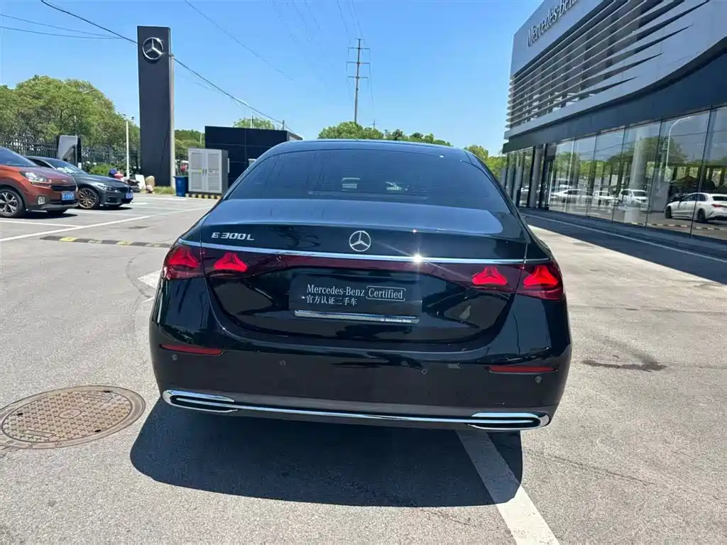 Mercedes-Benz E-Class — миниатюра 4