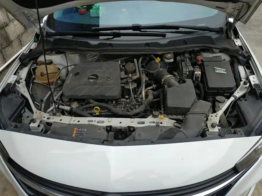 Buick Verano — миниатюра 10