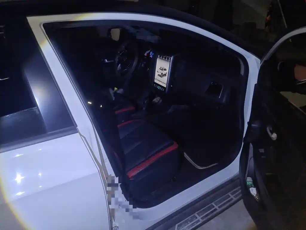 Luxgen U5 SUV — миниатюра 18