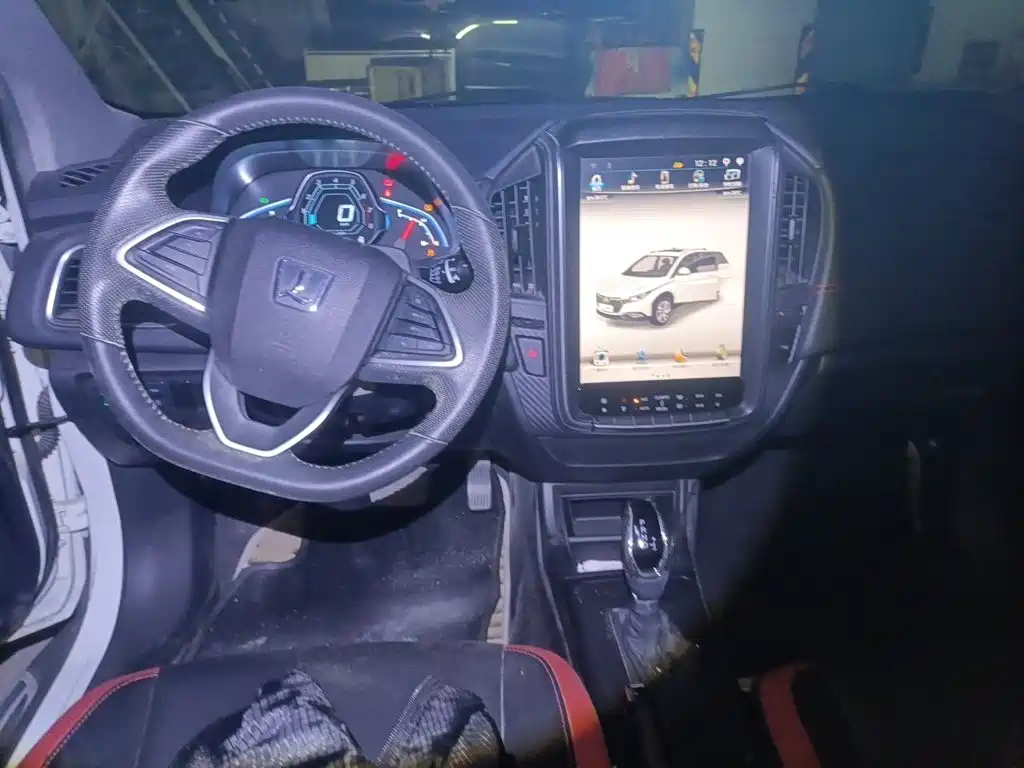 Luxgen U5 SUV — миниатюра 3